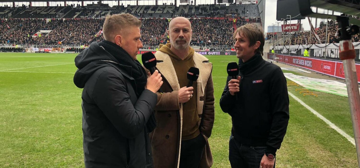 TV Moderator und Sky-Experte Toni Tomic im Fußballstadion