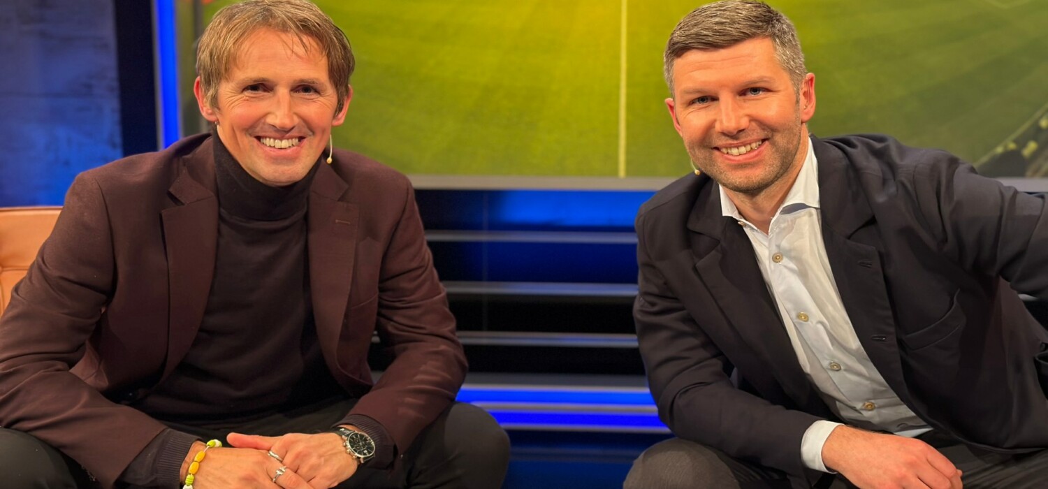 TV-Moderation im Studio - live mit Sky-Experte Toni Tomic