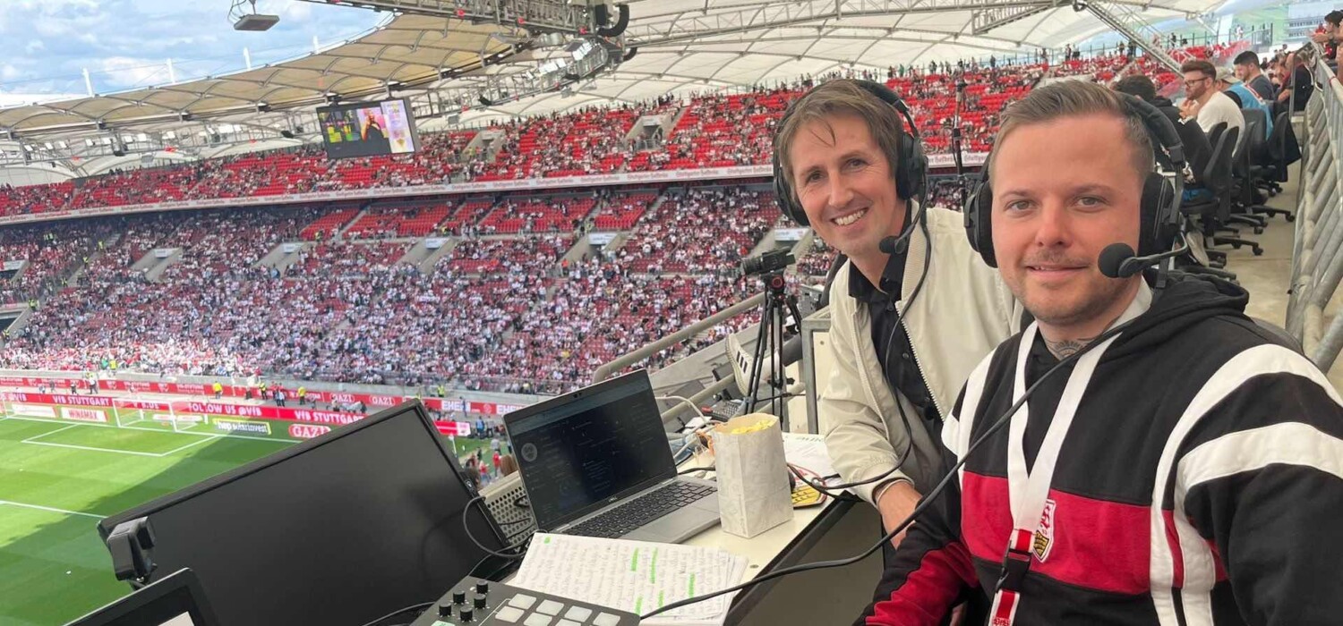 Moderation in der MHP Arena in Stuttgart - TV Moderator Toni Tomic Live Moderation im Spiel VfB gegen FC Bayern